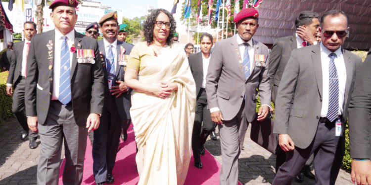 ஆயுதப்படைகளின் நினைவேந்தலும், பொப்பி மலர் தினமும் அனுஷ்டிப்பு