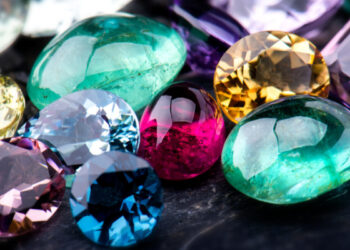 விகாரையிலிருந்த ஒன்றரை கோடி ரூபா பெறுமதியான மாணிக்கக்கற்கள் திருட்டு