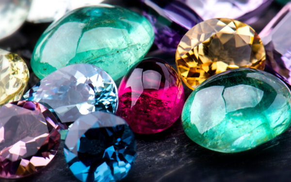 விகாரையிலிருந்த ஒன்றரை கோடி ரூபா பெறுமதியான மாணிக்கக்கற்கள் திருட்டு