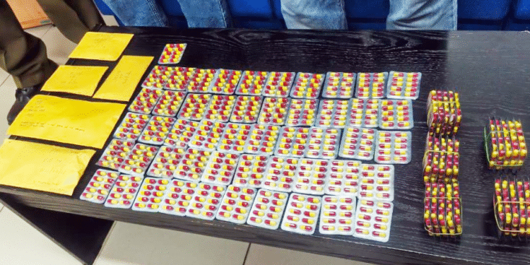 மாணவர்களுக்கு விநியோகிக்கவிருந்த – 1000 போதை மாத்திரைகளோடு 4 பேர் குருநகரில் கைது