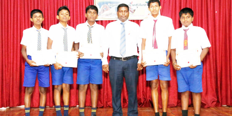 மீசாலையில் வாசிப்பு மாத பரிசளிப்பு விழா