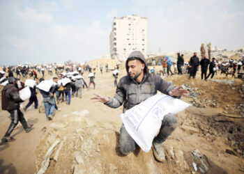 காவுக்கு நிவாரணப் பொருட்கள் கொண்டு செல்வதற்குத் தடை