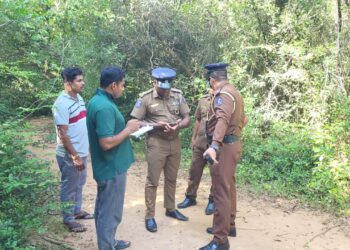சட்டவிரோதமான கசிப்பு உற்பத்தி பகுதி முற்றுகை : பொலிஸாருக்குத் தாக்குதல்