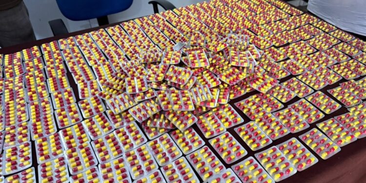 3200 போதை மாத்திரைகளுடன் இரு இளைஞர்கள் யாழில் கைது!