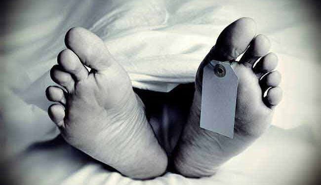 தற்கொலைசெய்யப்போவதாக கழுத்தில் கயிற்றை கட்டி மனைவியை மிரட்டியவர் பலி