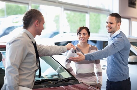 முறையான அனுமதிப்பத்திரமின்றி வெளிநாட்டவர்கள் எந்தவொரு வாகனத்தையும் ஓட்ட முடியாது