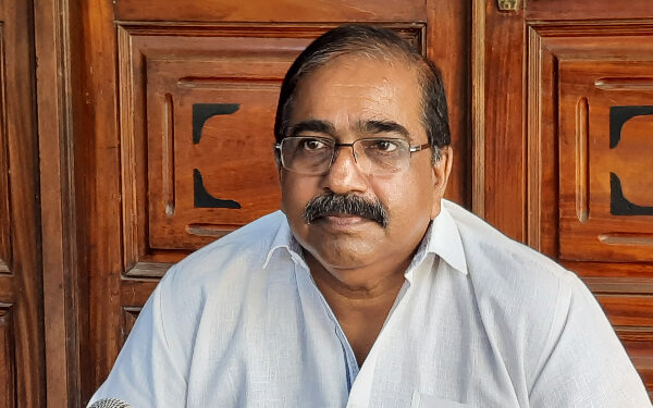 வடக்கு – கிழக்கு மாகாண ஆட்சியை ஆளுநரிடம் ஒப்படைத்தது ஜனநாயக விரோதம் – சுரேஷ் பிரேமச்சந்திரன்!