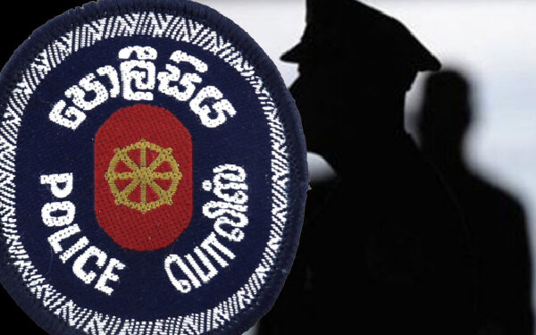 காரில் தொங்கியவாறு வெகுதூரம் சென்ற பொலிஸார்!