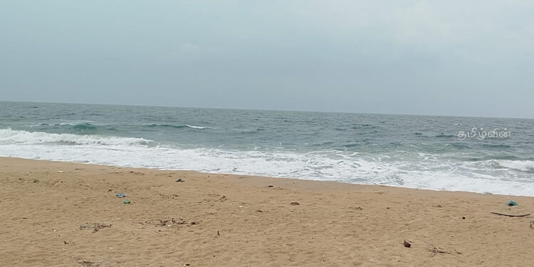 தாளையடி கடற்கரைக்கு செல்லும் சுற்றுலா பயணிகளுக்கு கோரிக்கை