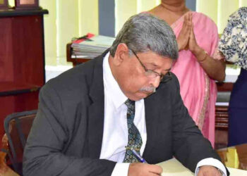 கடமைகளைப் பொறுப்பேற்றார் புதிய தேர்தல்கள் ஆணையாளர் நாயகம்