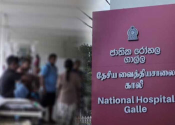 வைத்தியசாலைக்கு முன்பாக ஆணின் சடலம் மீட்பு!