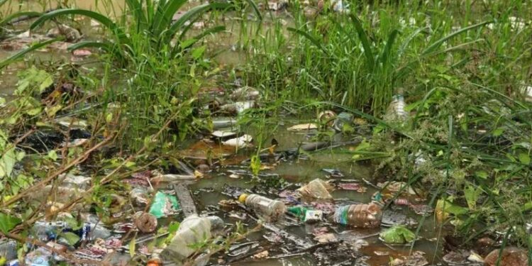 கிளிநொச்சியில் சவாலாக மாறியுள்ள குடிநீர் விநியோகம்!