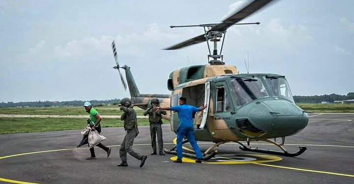 நெடுந்தீவிலிருந்து ஹெலிகொப்டரில் எடுத்து வரப்பட்ட விடைத்தாள்கள்