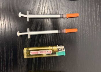 ஹெரோயின் நுகர்ந்த 3 பேர் கைது!