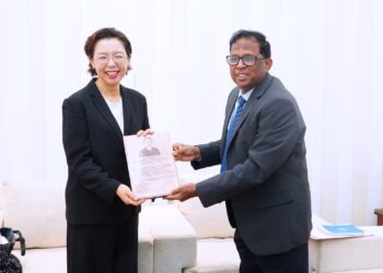 திண்மக் கழிவகற்றல் பிரச்சினைக்கான தீர்வு கொரிய தூதுவருடன் ஆளுநர் கலந்துரையாடல்