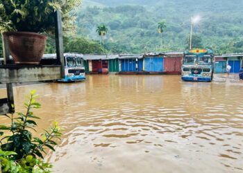 இறக்குவானையில் வெள்ளப்பெருக்கு !