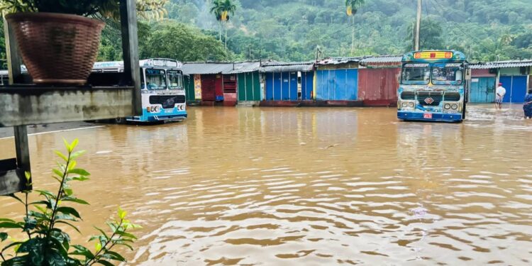 இறக்குவானையில் வெள்ளப்பெருக்கு !