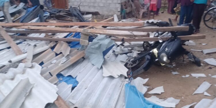 திருகோணமலையில் கடும் காற்று : வீடு சேதம், ஒருவர் காயம்!