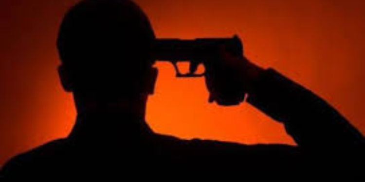 காதலி பேசாததால் காதலன் துப்பாக்கியால் சுட்டு உயிர்மாய்ப்பு!