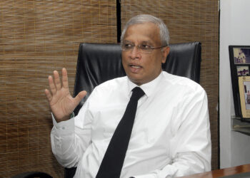 கோழைகள் போல் அடிபணிவது கேவலம் – என்.பி.பி தமிழ் எம்.பிக்கள் பதவி விலக வேண்டும்