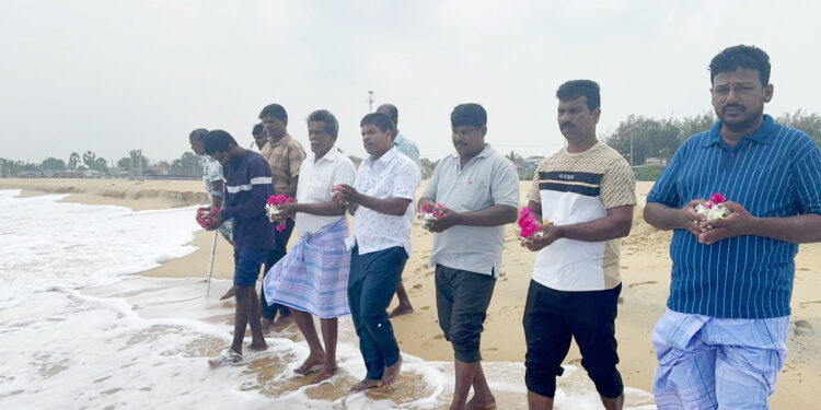 கடலிலே காவியமான மாவீரர்களுக்கு அஞ்சலி!