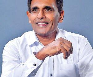 பாதுகாப்புடன் புத்த சிலையை நிறுவ உத்தரவிட்ட அமைச்சர்