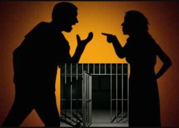 காதலனுடன் இணைந்து கணவரை கொலை செய்த மனைவி