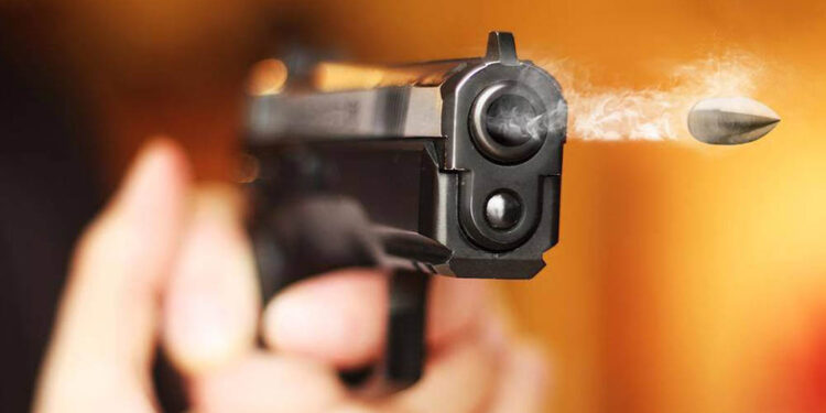 விருந்துபசாரத்தில் துப்பாக்கிச் சூடு