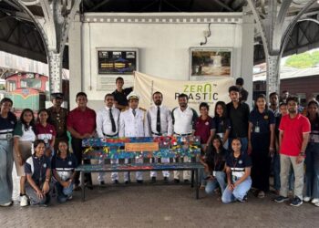 மருதானை ரயில் நிலையத்துக்கு பயணிகள் இருக்கை கையளிப்பு