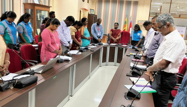 பொதுப்போக்குவரத்தில் – பயணிகளை மரியாதையாக நடத்த முன்வர வேண்டும்