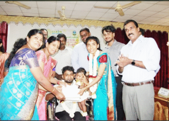 பச்சிலைப்பள்ளியில் நடமாடும் சேவை