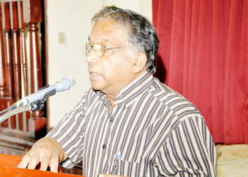 இயற்கையை பகைத்ததன் விளைவே இன்று நாம் நீருக்கும், காற்றுக்கும் கூட பணம் செலவளிக்கிறோம்