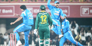 விராட் அதிரடிச் சதம் – இந்தியா அபார வெற்றி : தென்னாபிரிக்காவுக்கு பதிலடி