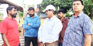 சீரற்ற வானிலையால் வாழ்வாதாரப் பாதிப்பை எதிர்நோக்கியுள்ள நன்னீர் மீனவர்கள் – நிலைமையை ஆராய்ந்த ரவிகரன் எம்.பி