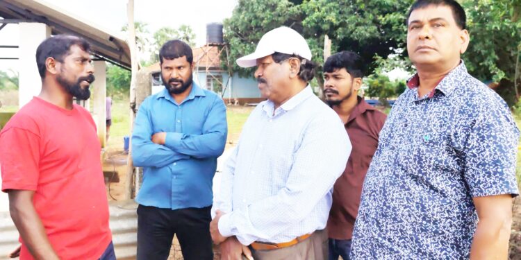 சீரற்ற வானிலையால் வாழ்வாதாரப் பாதிப்பை எதிர்நோக்கியுள்ள நன்னீர் மீனவர்கள் – நிலைமையை ஆராய்ந்த ரவிகரன் எம்.பி