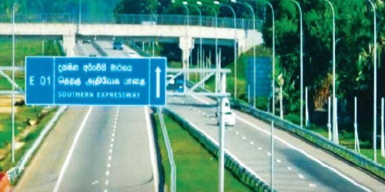 கட்டுநாயக்க அதிவேக வீதியில் – நான்கு நுழைவுப் பாதைகள் திறப்பு