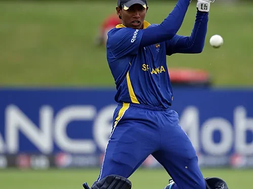 முன்னாள் கிரிக்கெட் வீரர் அக்ஷூ பெர்னாண்டோ காலமானார்