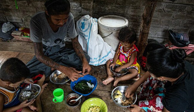 மூன்றில் ஒரு வீட்டில் உணவு இல்லை!
