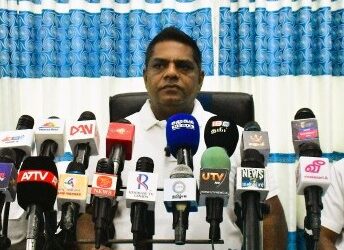 கடைகள் ஏல விற்பனை மூலம் – மன்னார் நகர சபைக்கு சுமார் 4 கோடிக்கு மேல் வருமானம்!