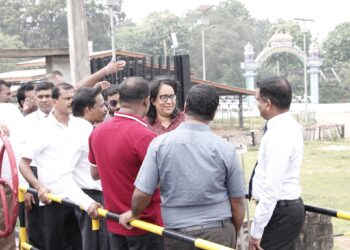 இரணைமடு குளத்தை பார்வையிட்ட பிரதமர்