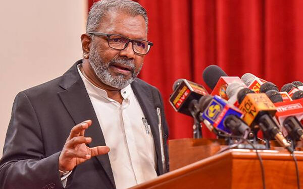 டக்ளஸூக்கு உயிராபத்து : பாதுகாப்பை உறுதி செய்க