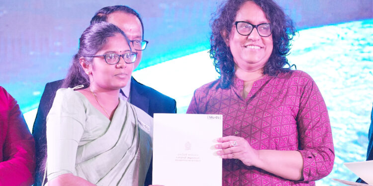 க.பொ.த உயர்தரப் பரீட்சையில் – சிறந்த பெறுபேறுகளைப் பெற்ற 274 மாணவர்களுக்கு தலா 100,000 ரூபா!