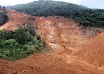 மண்சரிவில் பாதிக்கப்பட்ட மக்களுக்கு மாற்றுக் காணி!