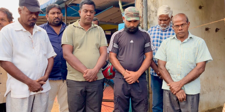 அனர்த்தத்தால் உயிரிழந்தோருக்கு வவுனியாவில் அஞ்சலி!