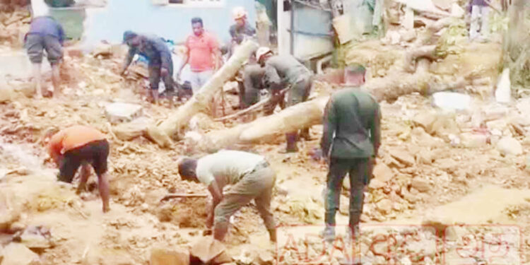 மண்ணுக்குள் புதைந்த வீடு : தேடும் பணியில் இராணுவம்