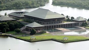 பாராளுமன்றத்திற்கு நீண்ட விடுமுறை – 4 கோடி ரூபாய் மிஞ்சும்