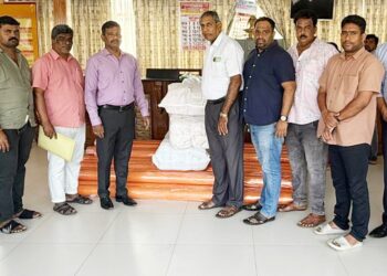 மன்னார், கிளிநொச்சி மாவட்டங்களுக்கு – யாழ்.வணிகர் கழகத்தால் 15 இலட்சம் ரூபா பெறுமதியான நிவாரணப் பொருட்கள்