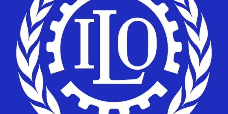 அனர்த்தத்தினால்  3,74,000 தொழிலாளர்கள் பாதிப்பு!