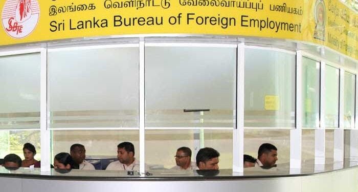 வெளிநாடு செல்வோர் எண்ணிக்கை உச்சத்தை தொட்டது!