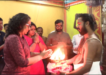 புளியம்பொக்கணை நாகதம்பிரான் ஆலயத்தில் வழிபட்டார் பிரதமர்